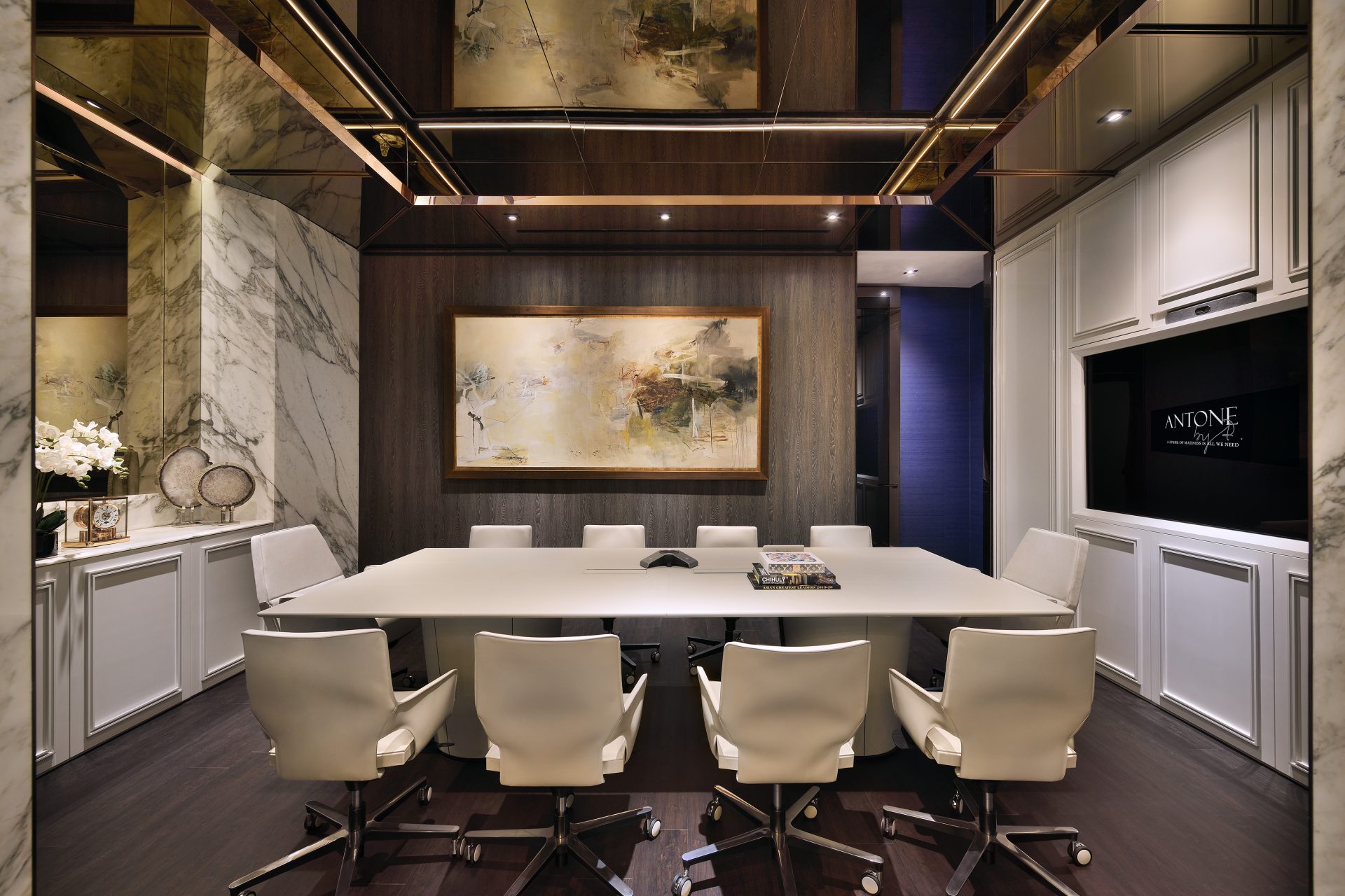 Office Space Design: Blending Luxury and Functionality 